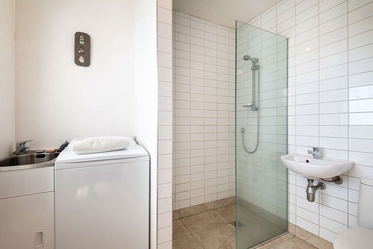 Photo of property in 370 Lake Road, Takapuna, Auckland, 0622