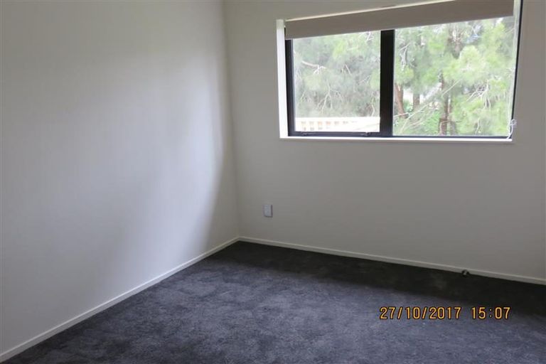 Photo of property in 5 Fernhaven Place, Massey, Auckland, 0614