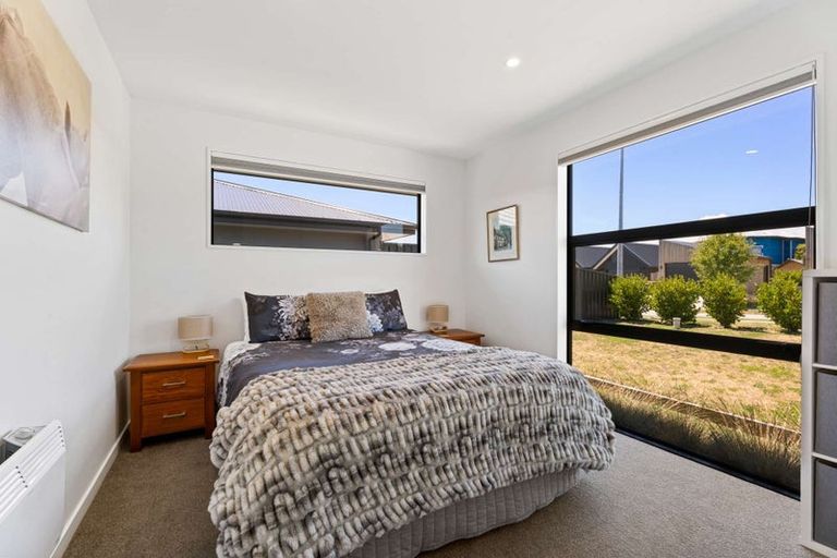 Photo of property in 16 Scurr Terrace, Wanaka, 9305
