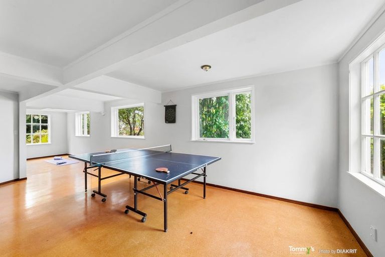 Photo of property in 9 Wadestown Road, Wadestown, Wellington, 6012