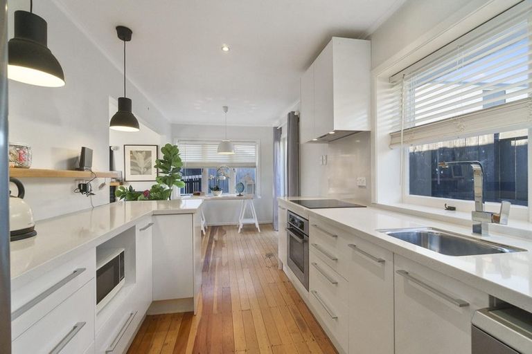 Photo of property in 69 Kervil Avenue, Te Atatu Peninsula, Auckland, 0610