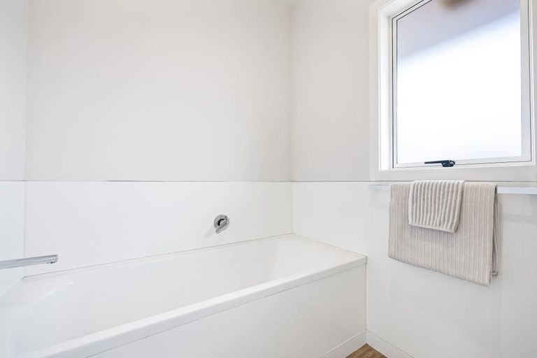 Photo of property in 40 Hindmarsh Street, Henderson, Auckland, 0612