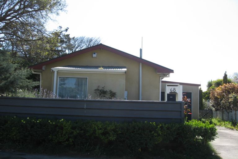 Photo of property in 68 Carlton Avenue, College Estate, Whanganui, 4500