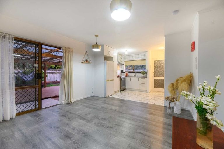 Photo of property in 1/8 Koromiko Street, New Lynn, Auckland, 0600