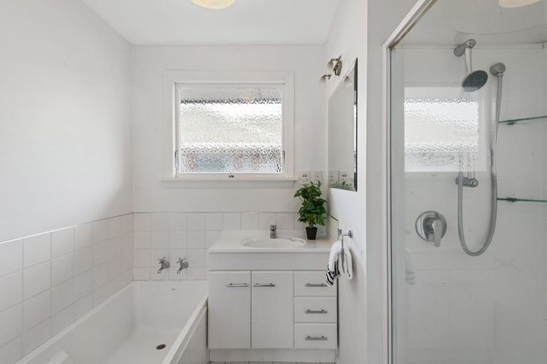 Photo of property in 10 Cotswold Avenue, Bishopdale, Christchurch, 8053