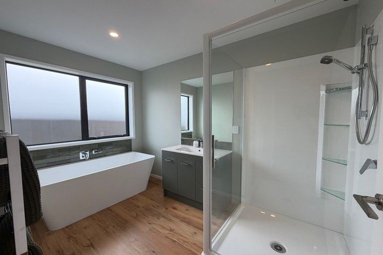 Photo of property in 11 Tutira Place, Poraiti, 4112