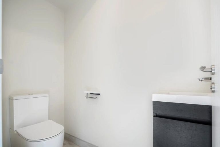 Photo of property in 21b Lumbarda Drive, Kumeu, 0810