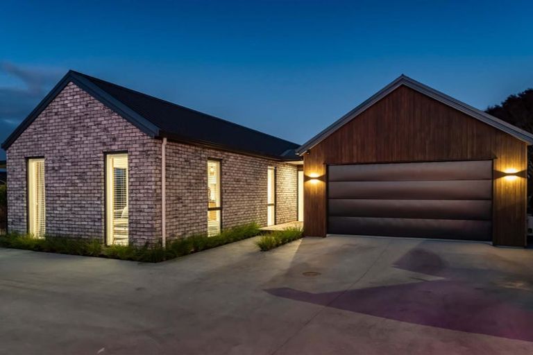 Photo of property in 18 Brywood Rise, Flagstaff, Hamilton, 3210