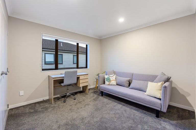 Photo of property in 17 Tawatawa Street, Long Bay, Auckland, 0630