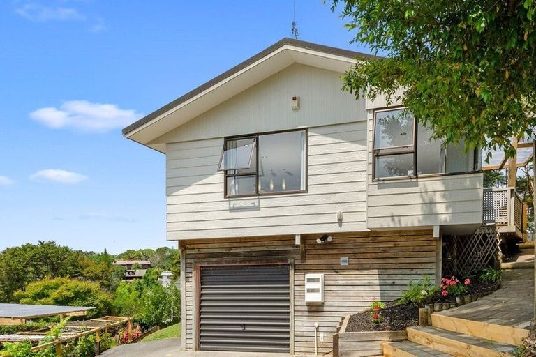 Photo of property in 2/15 Flavia Close, Torbay, Auckland, 0630