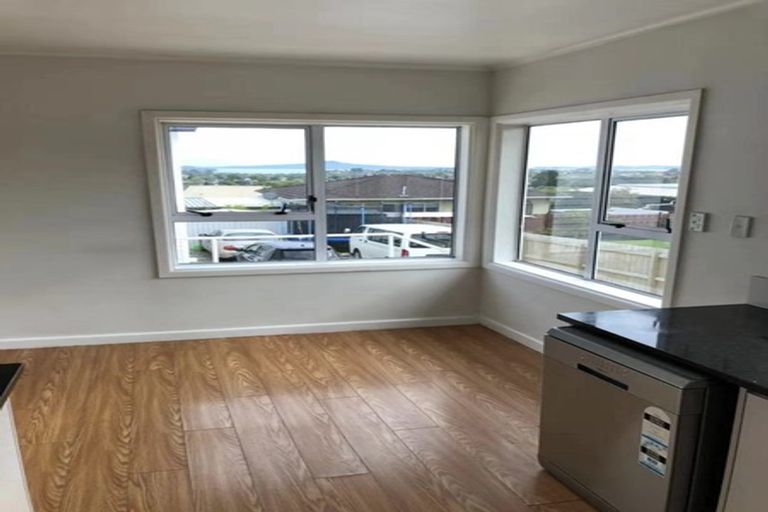 Photo of property in 43 Bradbury Road, Botany Downs, Auckland, 2010