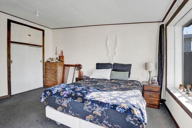 Photo of property in 6 Kowhai Street, Inglewood, 4330