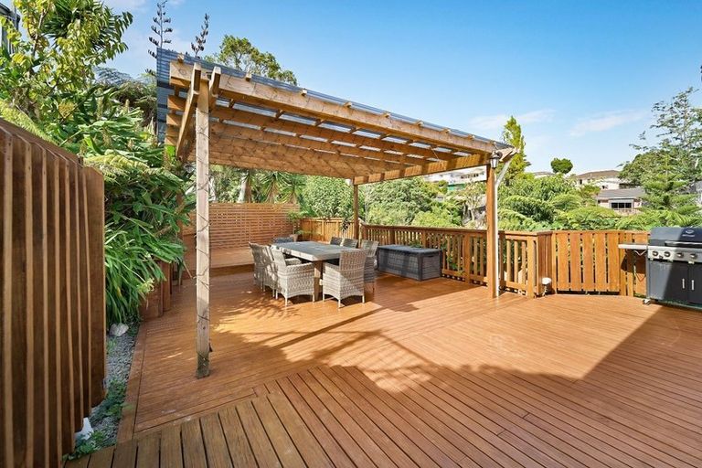 Photo of property in 23 Cedar Heights Avenue, Massey, Auckland, 0614