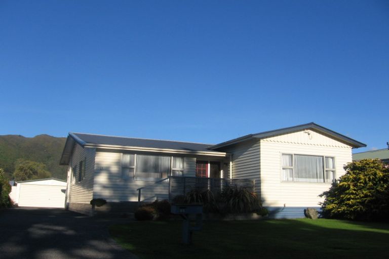 Photo of property in 65 Cambridge Terrace, Waterloo, Lower Hutt, 5011