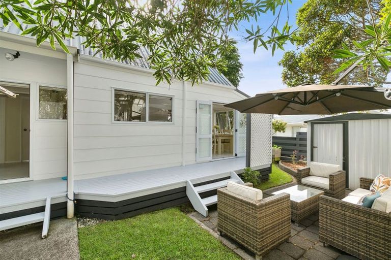 Photo of property in 11 Te Ngaere Place, Merrilands, New Plymouth, 4312