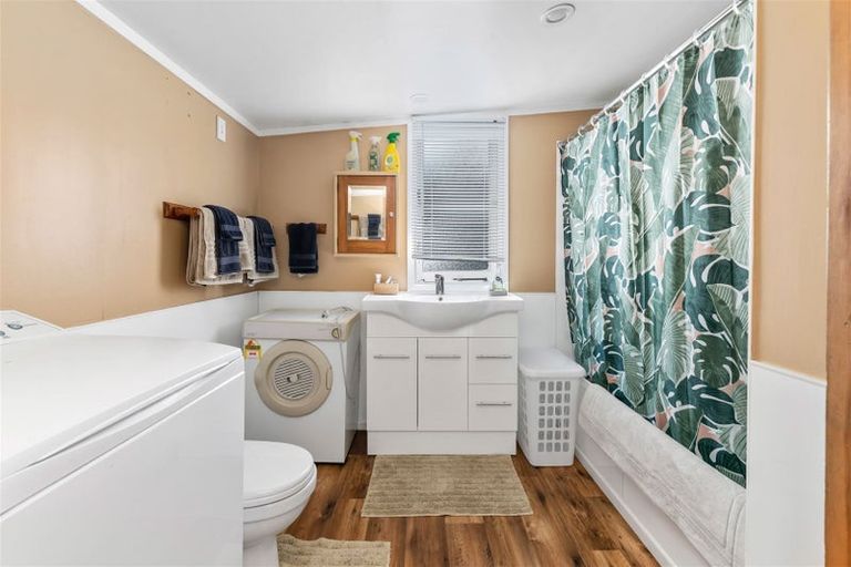 Photo of property in 11 John Road, Fairy Springs, Rotorua, 3015