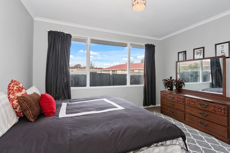 Photo of property in 1/23 Branksome Place, Parklands, Christchurch, 8083