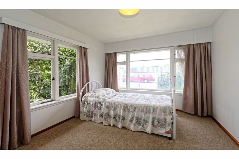 Photo of property in 21 Kinnaird Place, Hillmorton, Christchurch, 8025