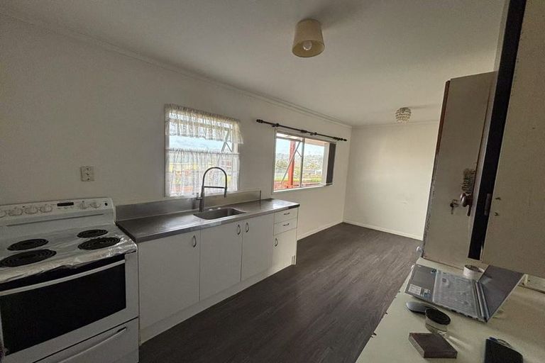 Photo of property in 7 Helleur Road, Massey, Auckland, 0614