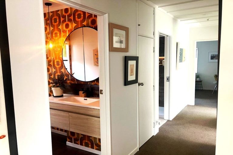 Photo of property in 97 Tiroroa Avenue, Te Atatu South, Auckland, 0610