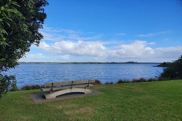 Photo of property in 61 Sunningdale Street, Wattle Downs, Auckland, 2103