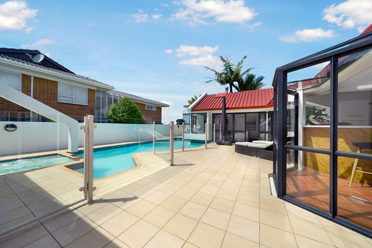 Photo of property in 20 Taitua Drive, Te Atatu South, Auckland, 0610