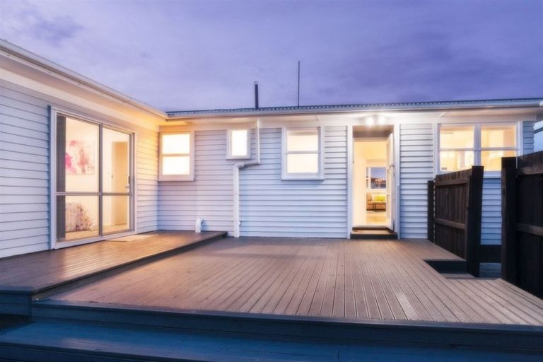 Photo of property in 13 Addington Avenue, Manurewa, Auckland, 2102