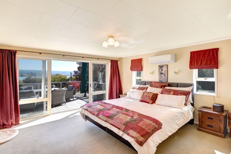 Photo of property in 76 Greenwich Street, Waihola, Milton, 9073