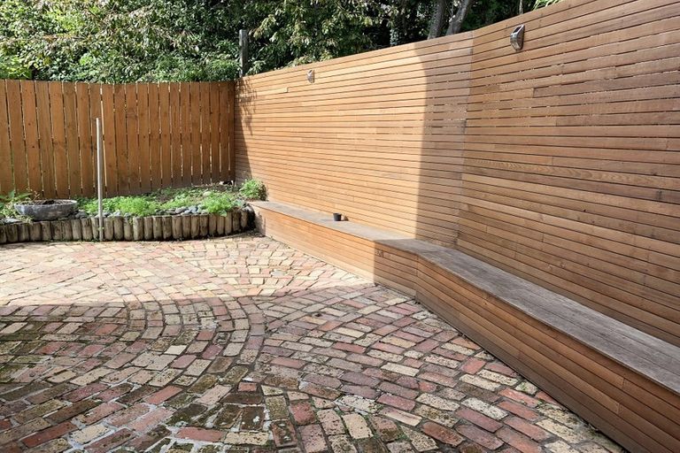 Photo of property in 1/18 Glenwood Avenue, Birkenhead, Auckland, 0626