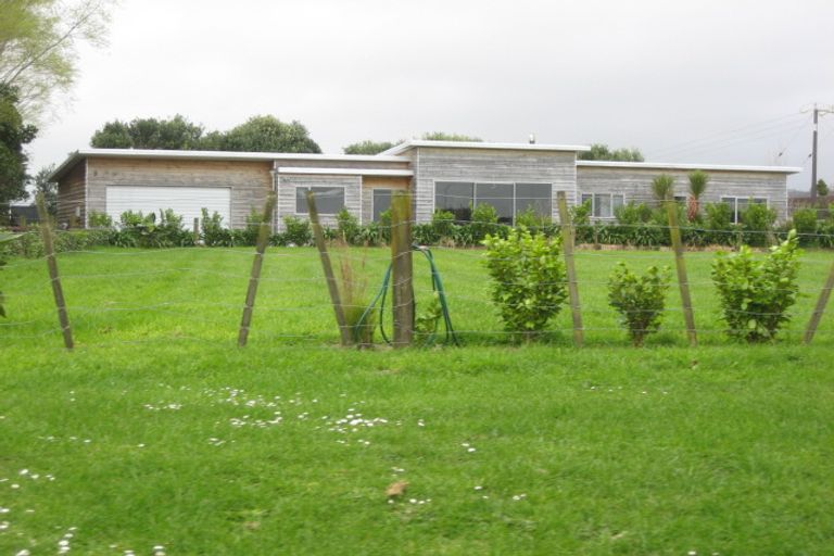 Photo of property in 35a Donnelly Street, Oakura, 4314