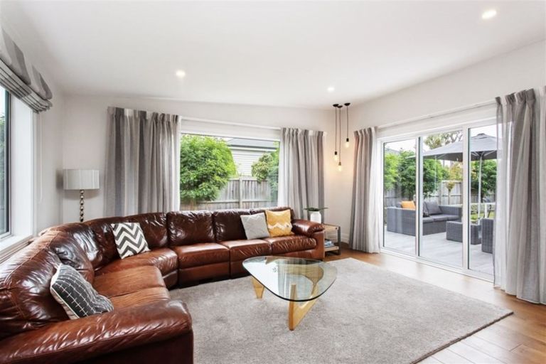 Photo of property in 90 Hawthorne Street, Strowan, Christchurch, 8052