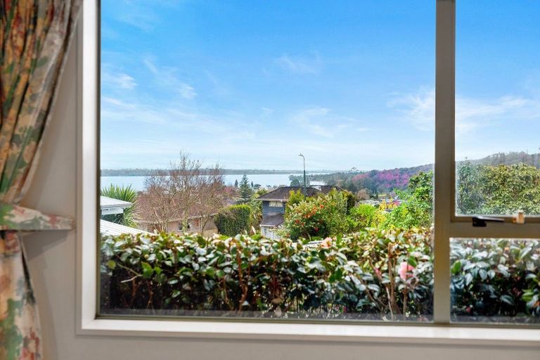 Photo of property in 10 Homestead Place, Welcome Bay, Tauranga, 3112