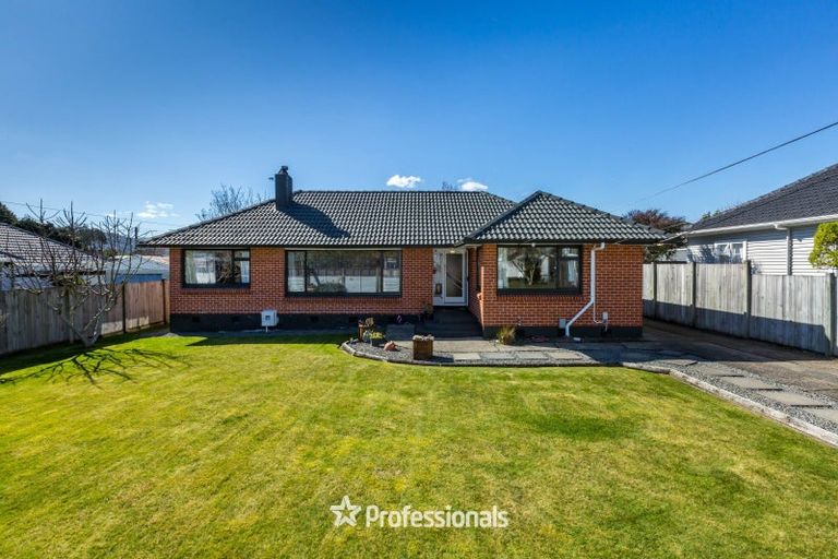 Photo of property in 8 Coates Grove, Silverstream, Upper Hutt, 5019