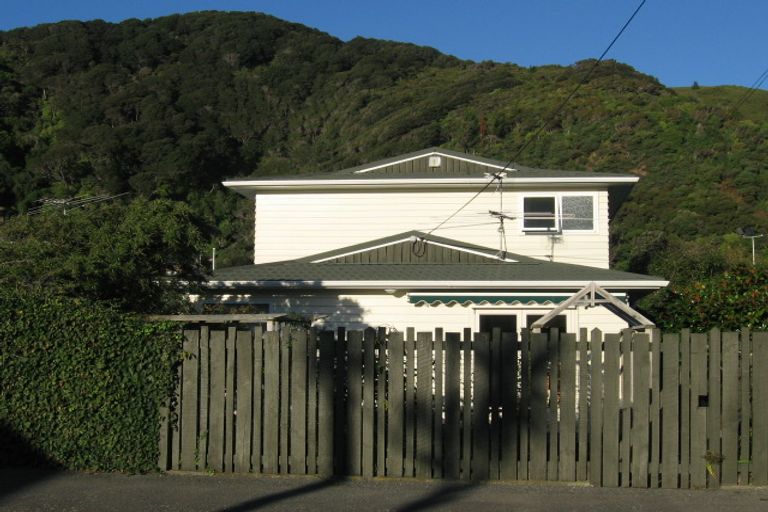Photo of property in 11a Pukatea Street, Eastbourne, Lower Hutt, 5013