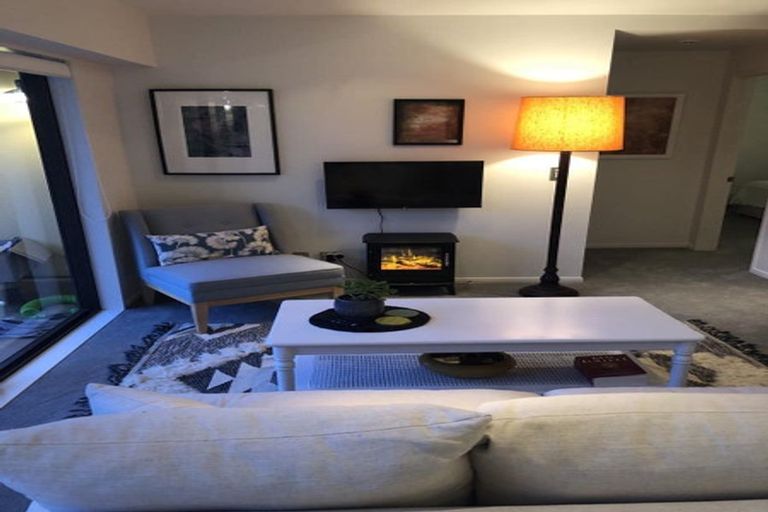 Photo of property in 7/3 The Avenue, Albany, Auckland, 0632