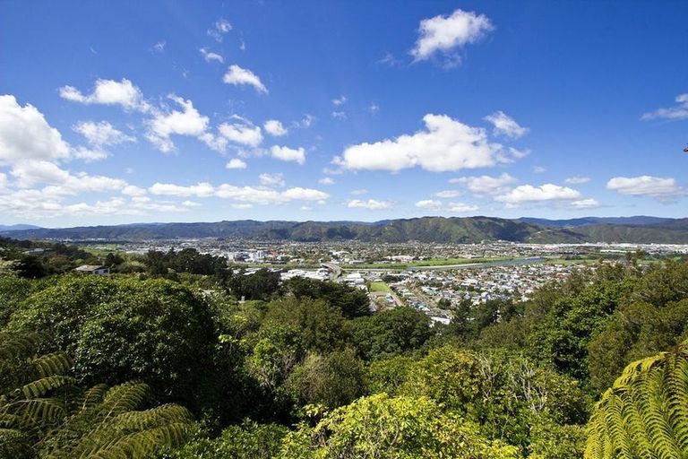 Photo of property in 64 Mulberry Street, Maungaraki, Lower Hutt, 5010