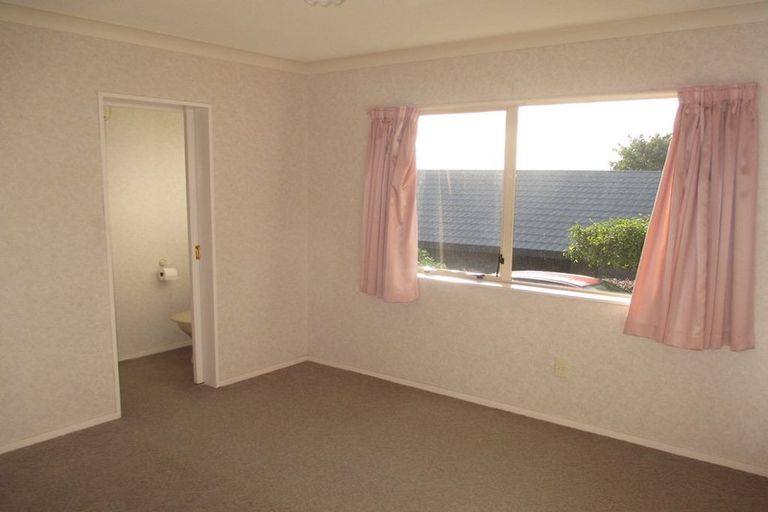 Photo of property in 17 Prospect Place, Western Heights, Hamilton, 3200