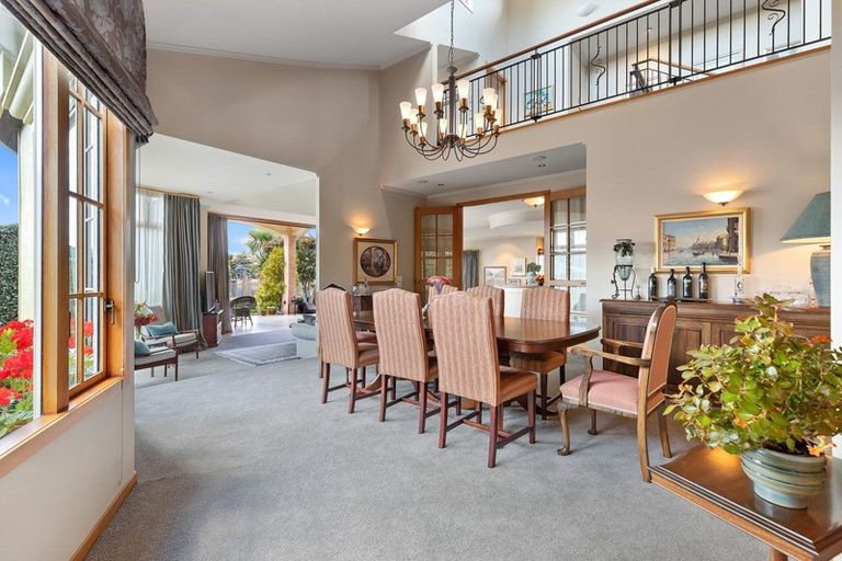 Photo of property in 64 Lake Crescent, Hamilton Lake, Hamilton, 3204