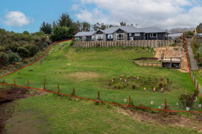 Photo of property in 20 Te Heke Place, Waikanae, 5036