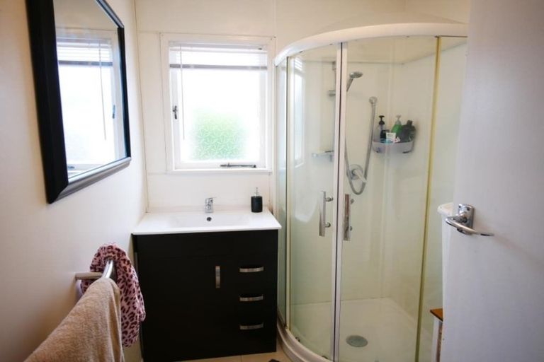 Photo of property in 12 Oregon Place, Papakura, 2110