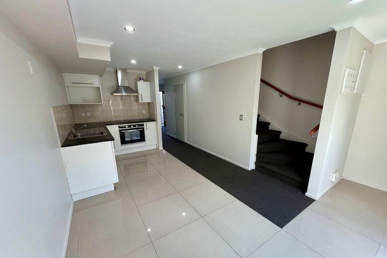 Photo of property in 7/4 Wallson Crescent, Wiri, Auckland, 2104