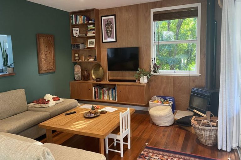 Photo of property in 41 Karaka Street, Helensville, 0800