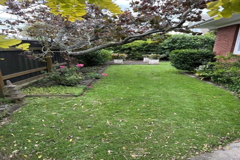 Photo of property in 3/2 Tobruk Crescent, Milford, Auckland, 0620