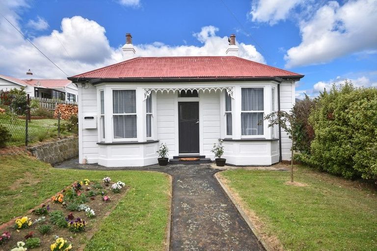 Photo of property in 8 Constitution Street, Port Chalmers, 9023