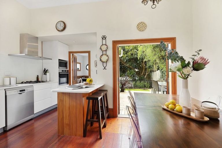 Photo of property in 69 Brougham Street, Mount Victoria, Wellington, 6011