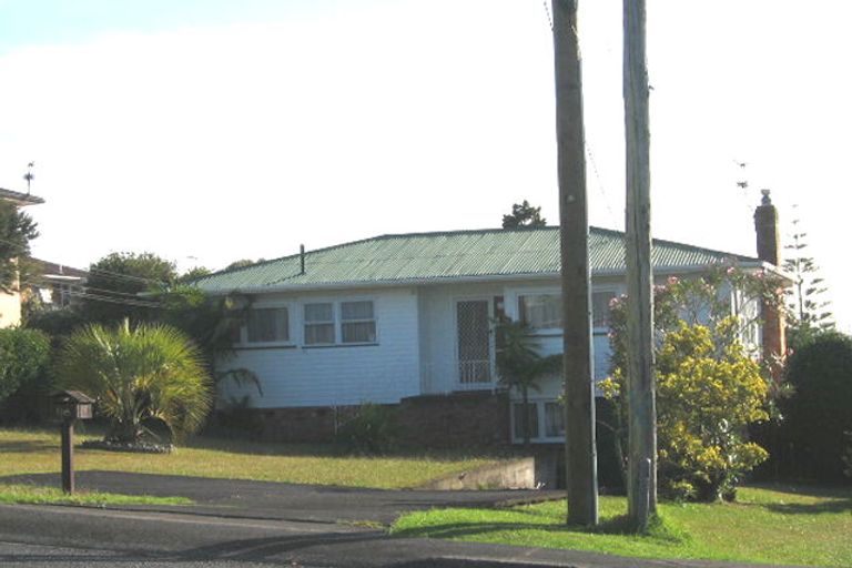 Photo of property in 186 Chivalry Road, Glenfield, Auckland, 0629