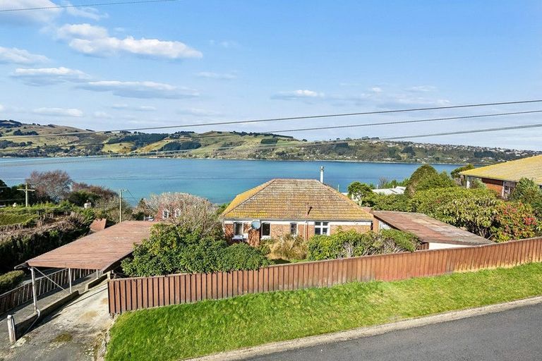 Photo of property in 17 Junction Road, Ravensbourne, Dunedin, 9022
