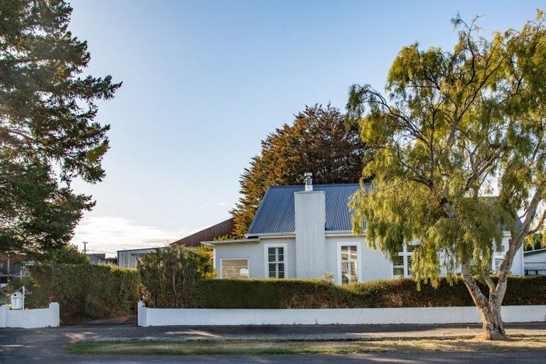 Photo of property in 3 Mckenzie Terrace, Carterton, 5713