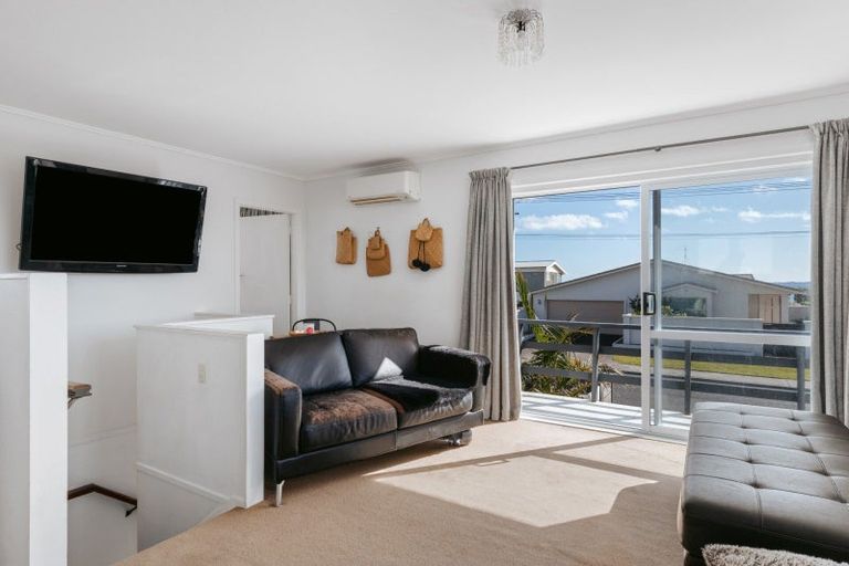 Photo of property in 22 Karewa Parade, Papamoa Beach, Papamoa, 3118