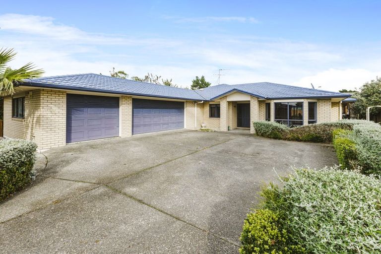 Photo of property in 35 Parkhaven Drive, Rosehill, Papakura, 2113